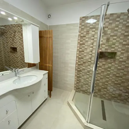 Apartment Centre *