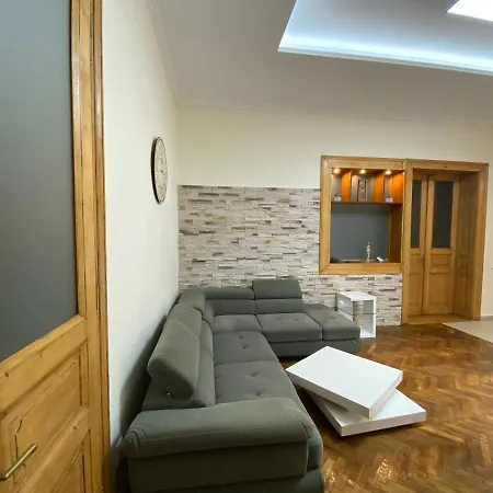 Centre *